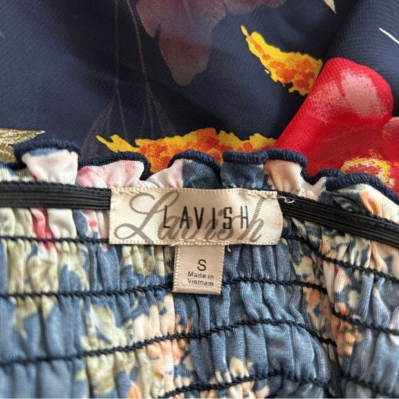Lavish Sheer Smocked Floral Crop Blouse Size Small - Picture 4 of 4